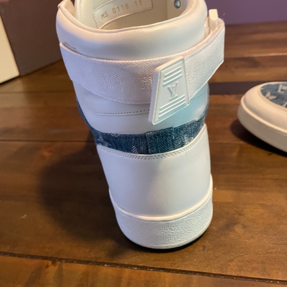 Men’s louis Vuitton high tops size 11 like new worn once - Picture 8 of 10